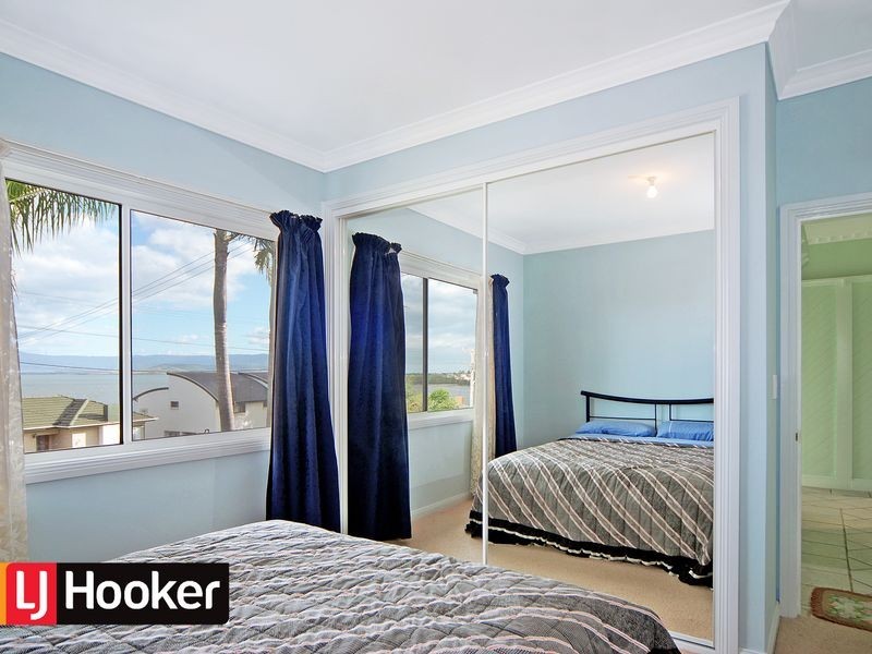 278 Northcliffe Drive, Lake Heights NSW 2502