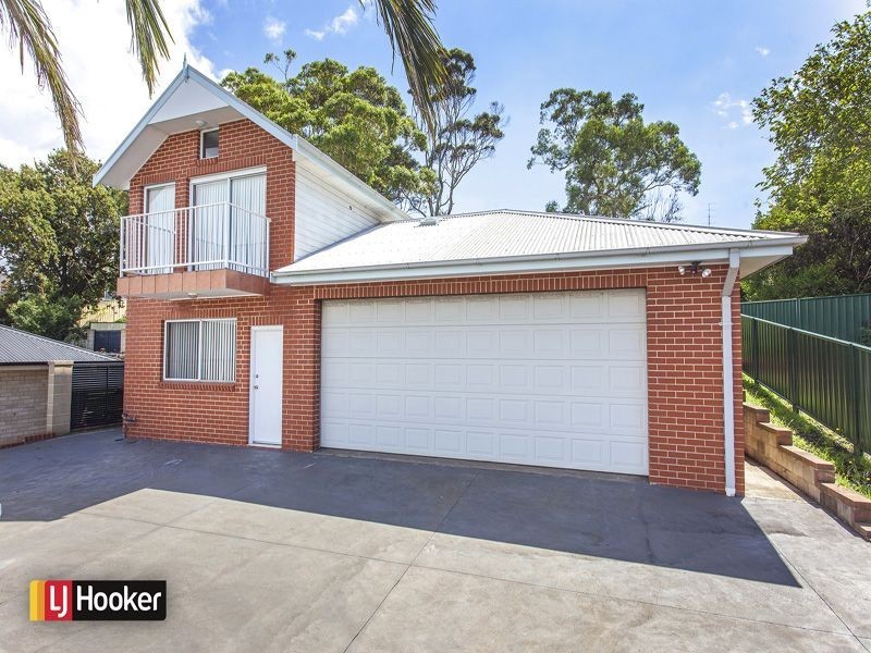 278 Northcliffe Drive, Lake Heights NSW 2502