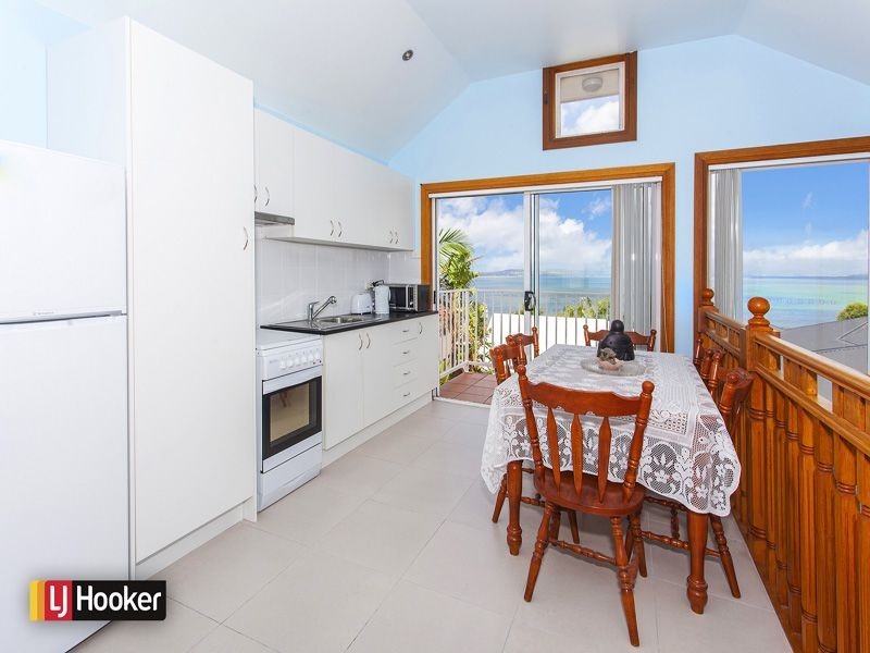 278 Northcliffe Drive, Lake Heights NSW 2502