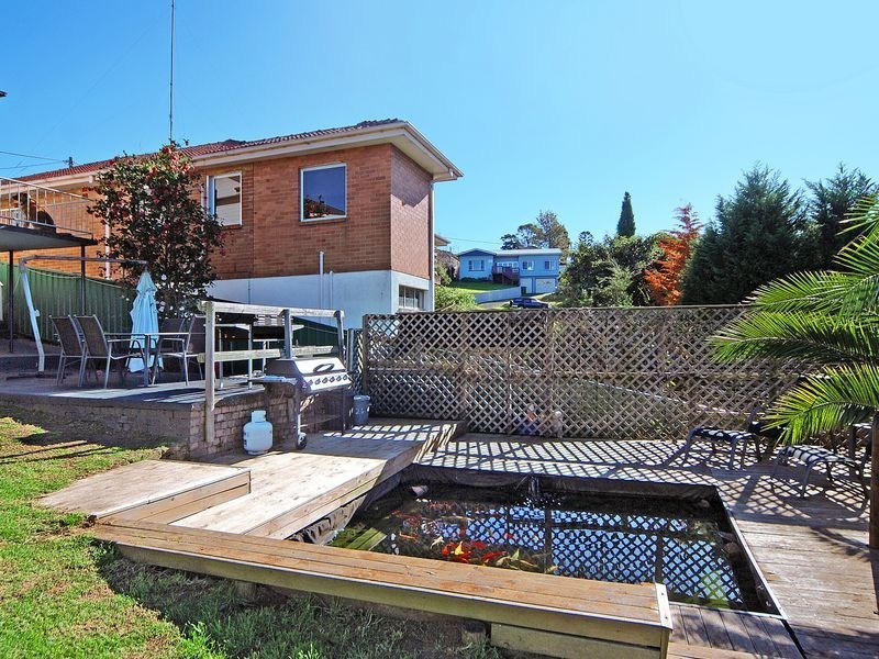 11 Canberra Road, Lake Heights NSW 2502