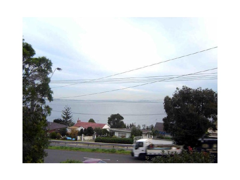 374 Northcliffe Drive, Lake Heights NSW 2502