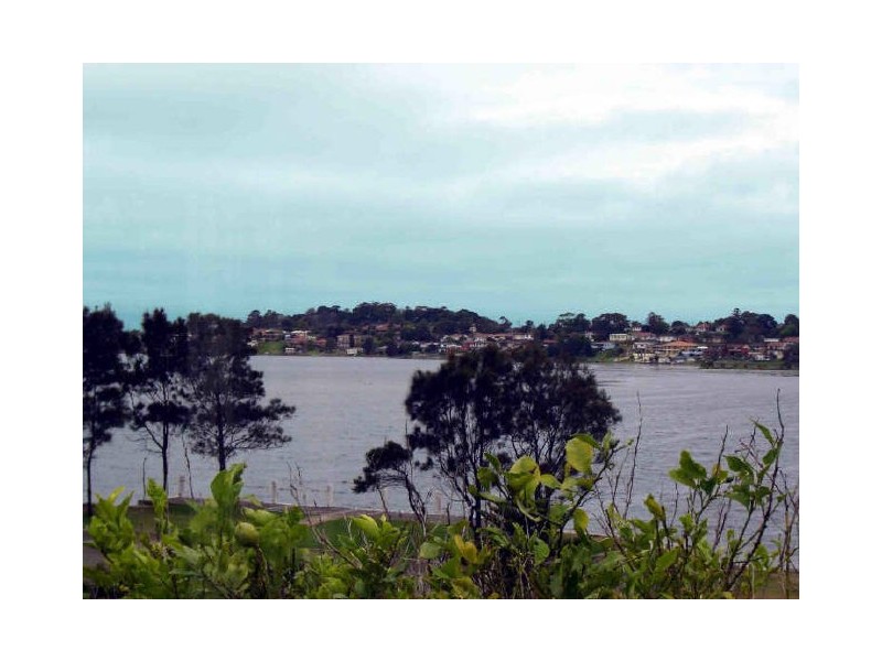 3 Northcliffe Drive, Lake Heights NSW 2502