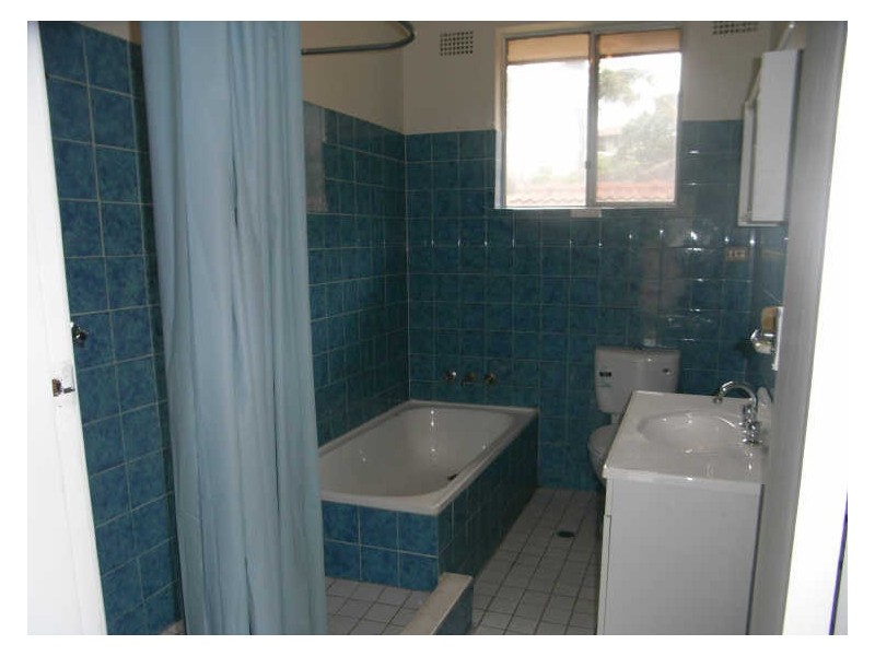 1/61 Mirrabooka Road, Lake Heights NSW 2502