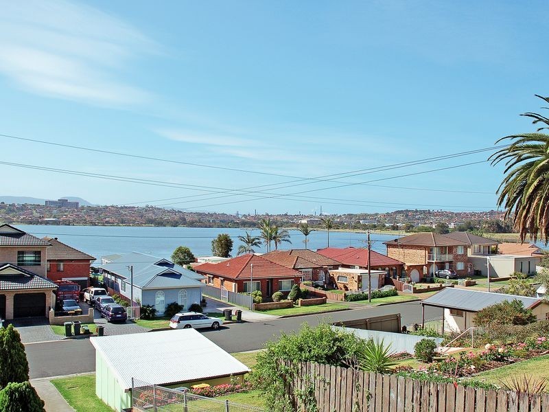 37 Lakeview Parade, Primbee NSW 2502