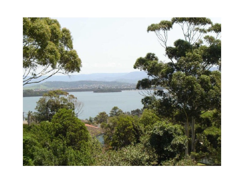 83 Hassan Street, Lake Heights NSW 2502