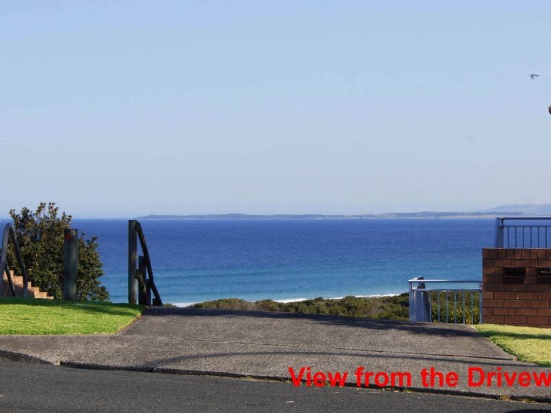 2/4 Surfside Drive, Port Kembla NSW 2505