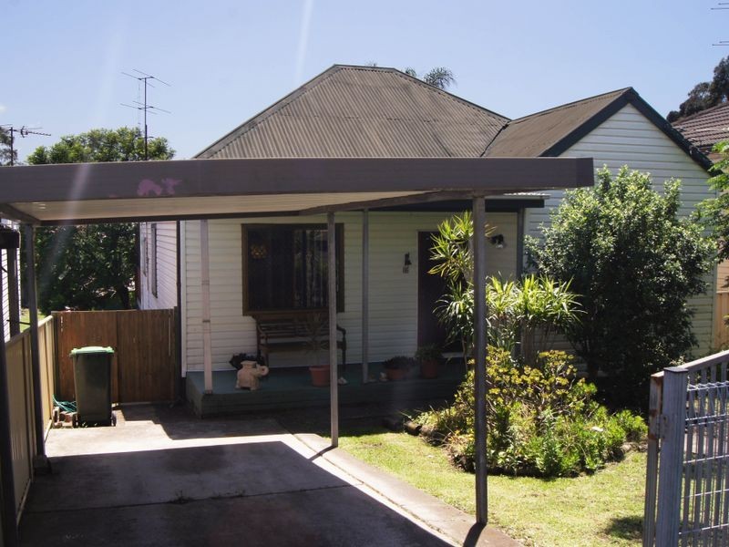 6 Cringila Street, Cringila NSW 2502
