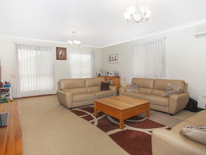 4 Whimbrel Ave, Berkeley NSW 2506
