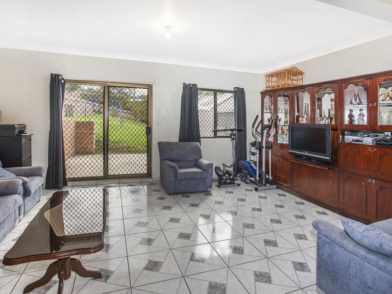 4 Whimbrel Ave, Berkeley NSW 2506