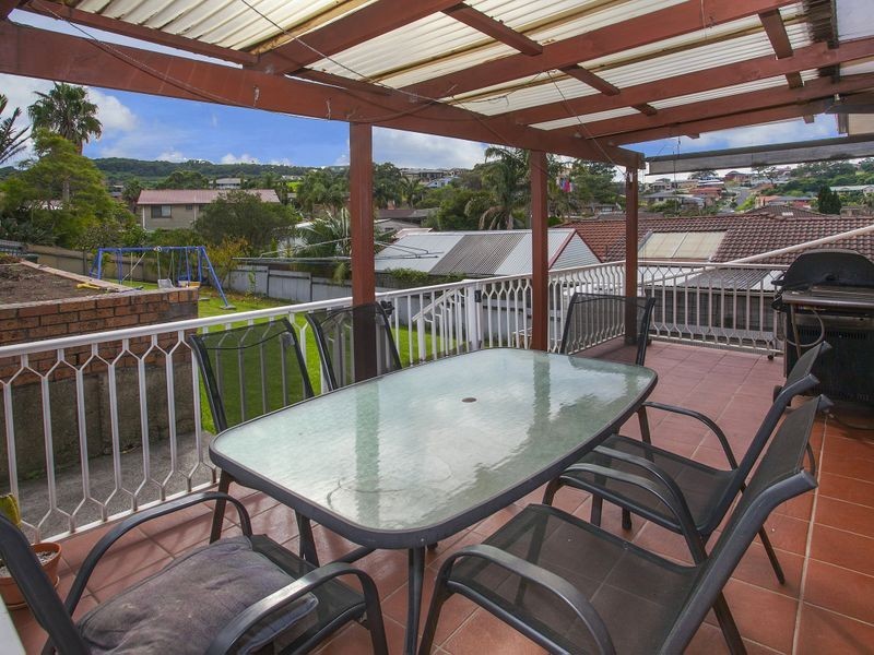 4 Whimbrel Ave, Berkeley NSW 2506