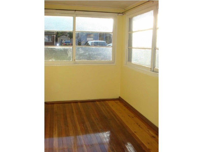 83 Gladstone Avenue, Wollongong NSW 2500