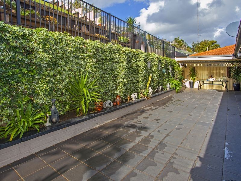90 Hassan Street, Lake Heights NSW 2502