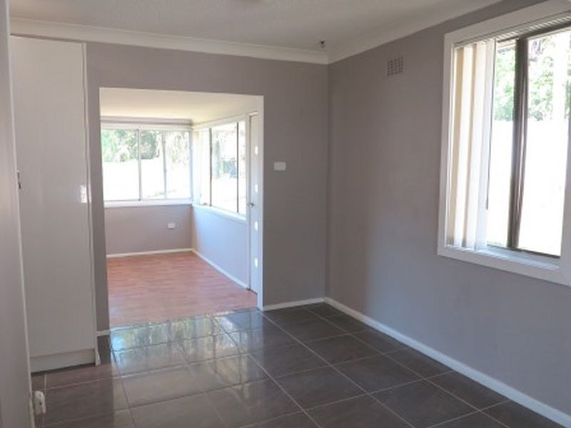 6 Wirri Place, Berkeley NSW 2506