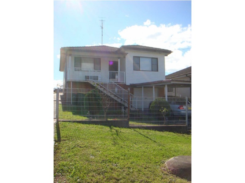 12 Montieth Street, Cringila NSW 2502