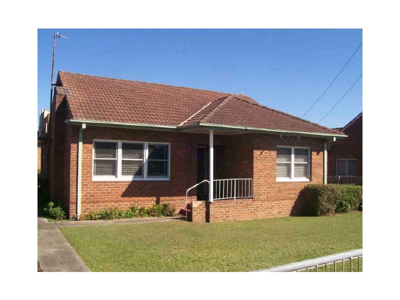 15 Montgomery Street, Warrawong NSW 2502