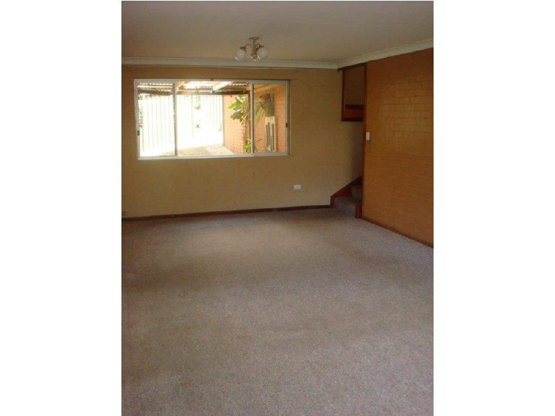 21 Gloria Crescent, Lake Heights NSW 2502