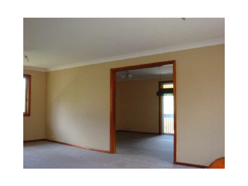 21 Gloria Crescent, Lake Heights NSW 2502