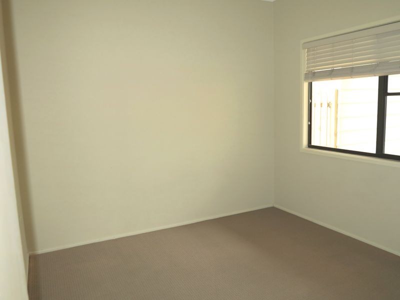 360 Northcliffe Drive, Lake Heights NSW 2502