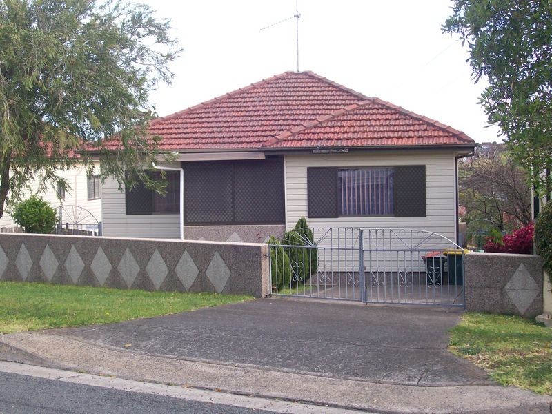 7 Dorman Street, Cringila NSW 2502