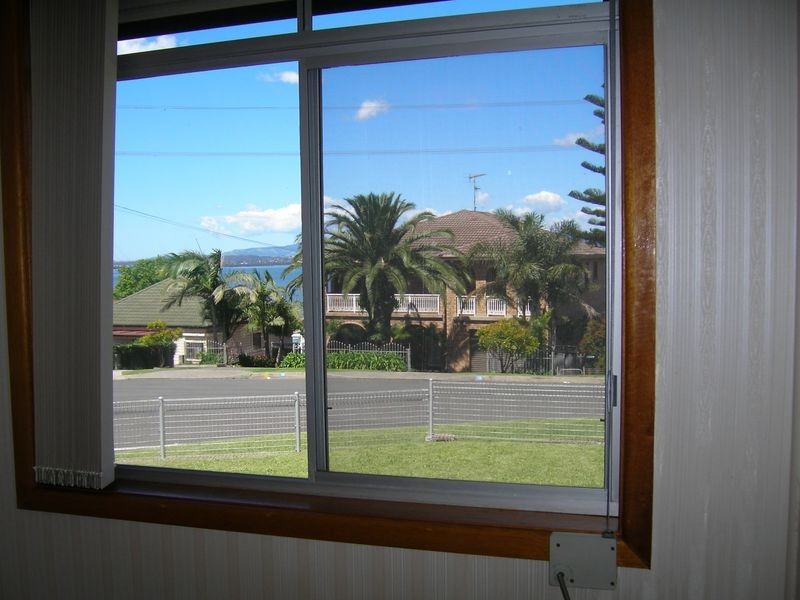 21 Buena Vista Avenue, Lake Heights NSW 2502