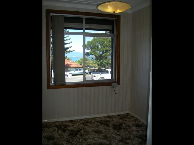 21 Buena Vista Avenue, Lake Heights NSW 2502