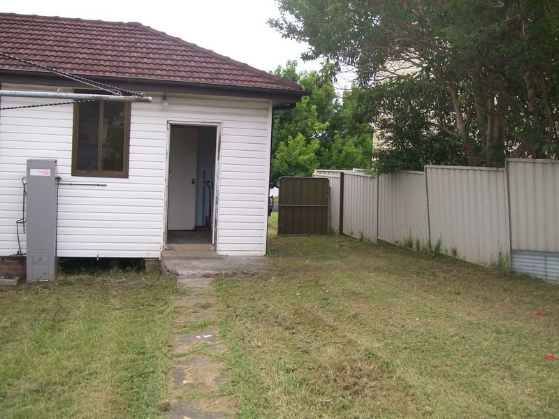10 Cardiff Street, Berkeley NSW 2506