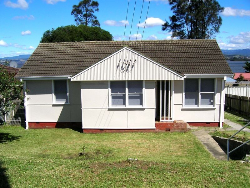 175 Northcliffe Drive, Berkeley NSW 2506