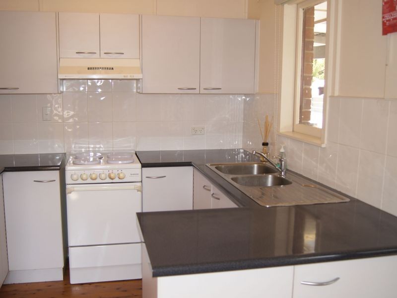 2 Venn Street, Berkeley NSW 2506