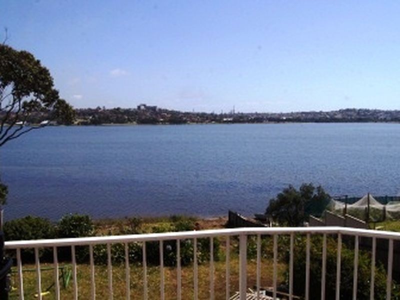 140 Lakeview Parade, Primbee NSW 2502