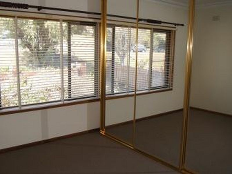 140 Lakeview Parade, Primbee NSW 2502