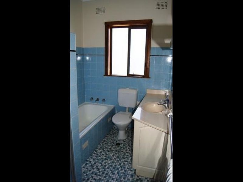 140 Lakeview Parade, Primbee NSW 2502