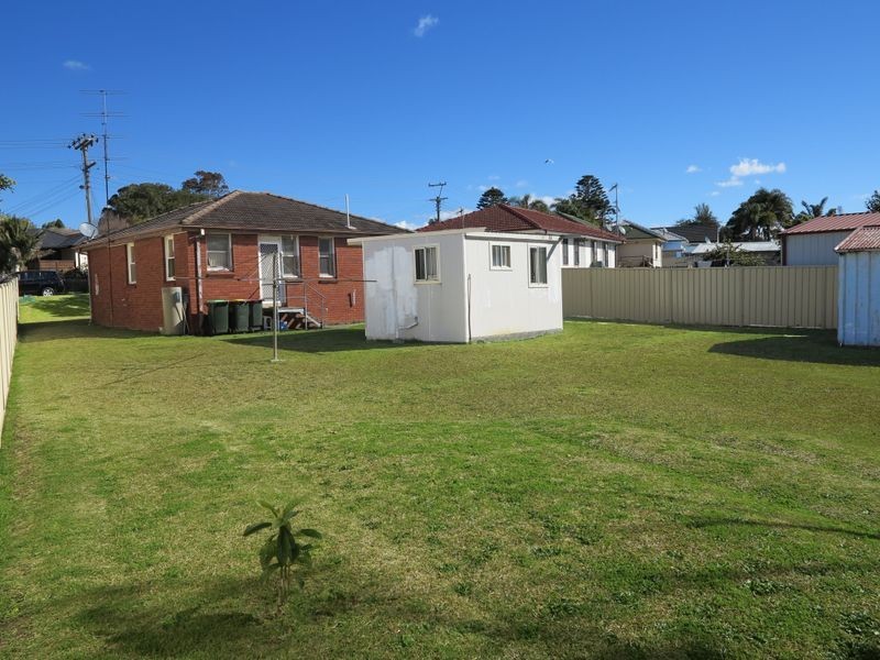 25 Girraween Avenue, Lake Illawarra NSW 2528