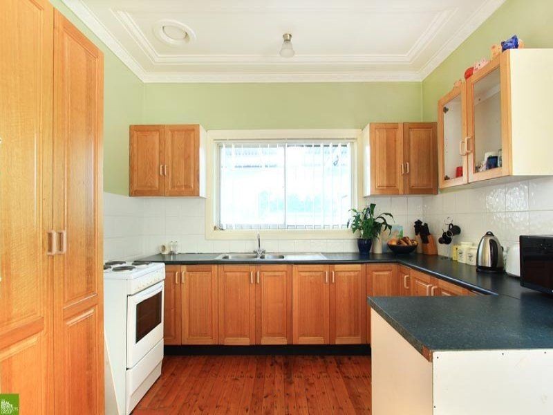 12 Merrett Avenue, Cringila NSW 2502