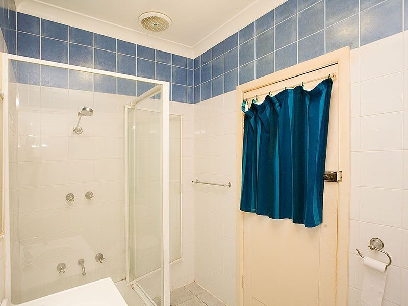 14 Canberra Road, Lake Heights NSW 2502