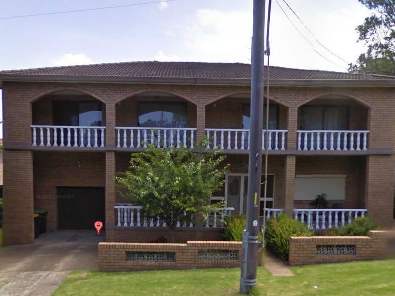 2 Minnegang Street, Warrawong NSW 2502