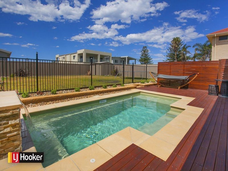 22 Anzac Way, Port Kembla NSW 2505