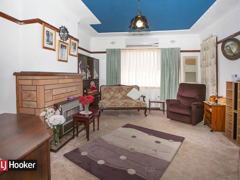 81 Third Avenue, Port Kembla NSW 2505