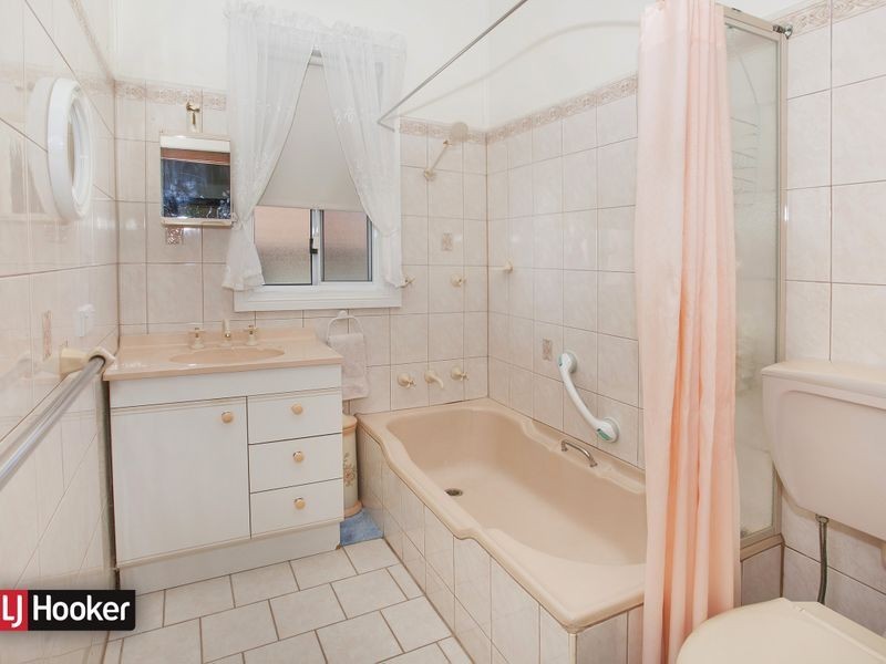 81 Third Avenue, Port Kembla NSW 2505