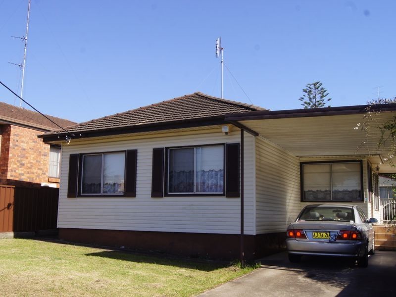 8 Todd Street, Warrawong NSW 2502