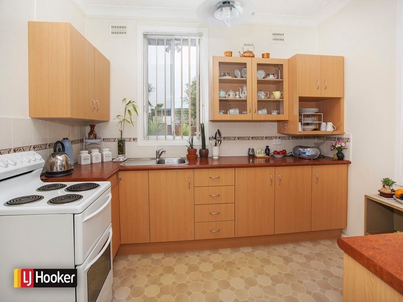 39 Essex Street, Berkeley NSW 2506