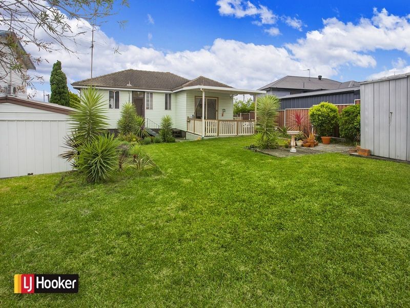 39 Essex Street, Berkeley NSW 2506