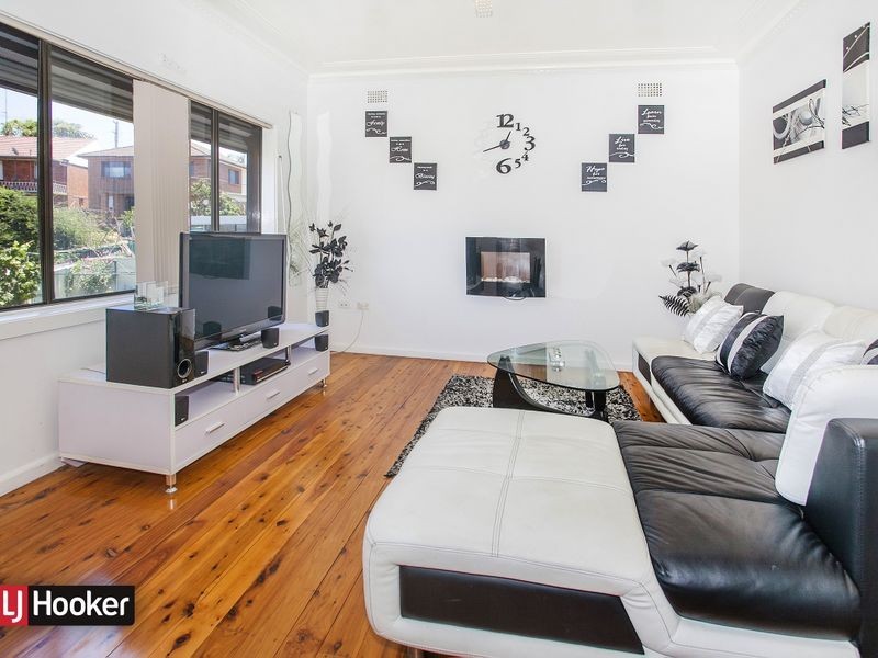 10 Wilma Avenue, Warrawong NSW 2502