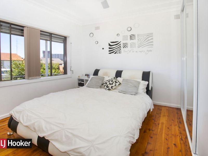 10 Wilma Avenue, Warrawong NSW 2502