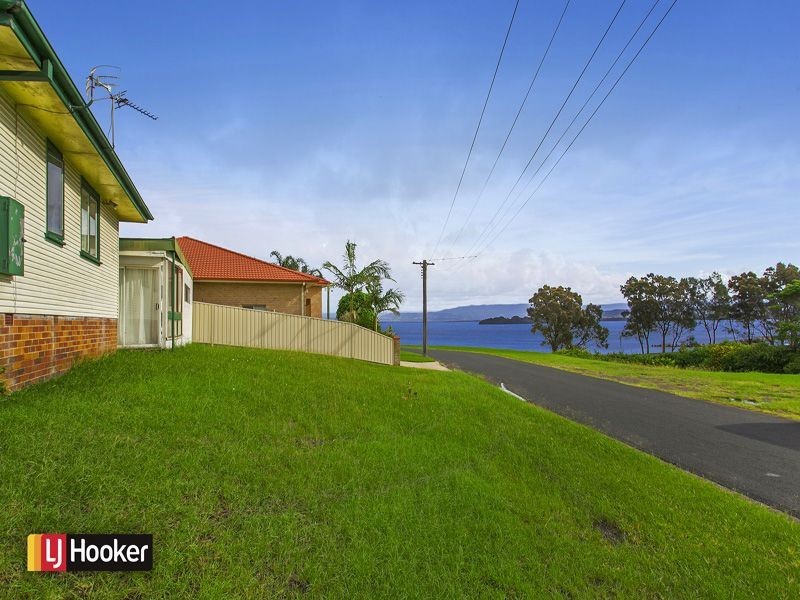193 Northcliffe Drive, Berkeley NSW 2506
