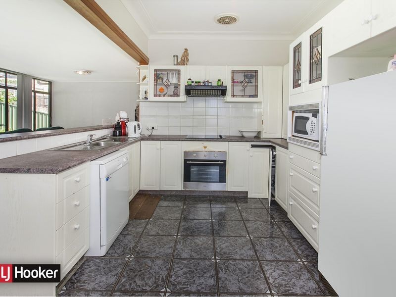 49 Mirrabooka Road, Lake Heights NSW 2502