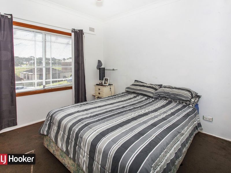 49 Mirrabooka Road, Lake Heights NSW 2502