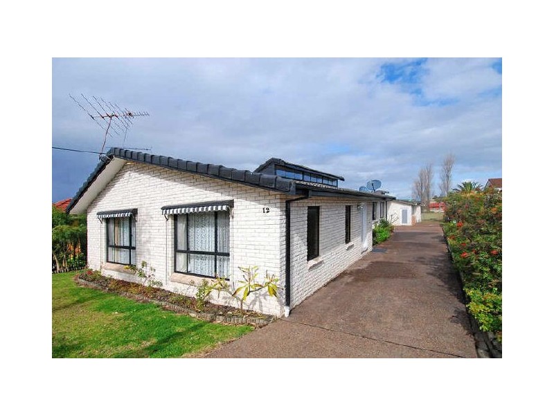 1/12 Hoskins Avenue, Warrawong NSW 2502