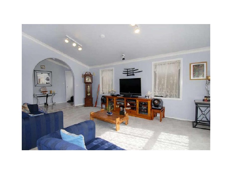 1/12 Hoskins Avenue, Warrawong NSW 2502