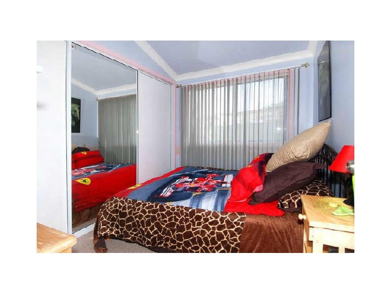 1/12 Hoskins Avenue, Warrawong NSW 2502