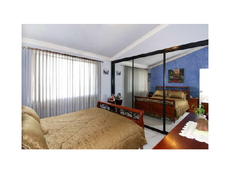 1/12 Hoskins Avenue, Warrawong NSW 2502